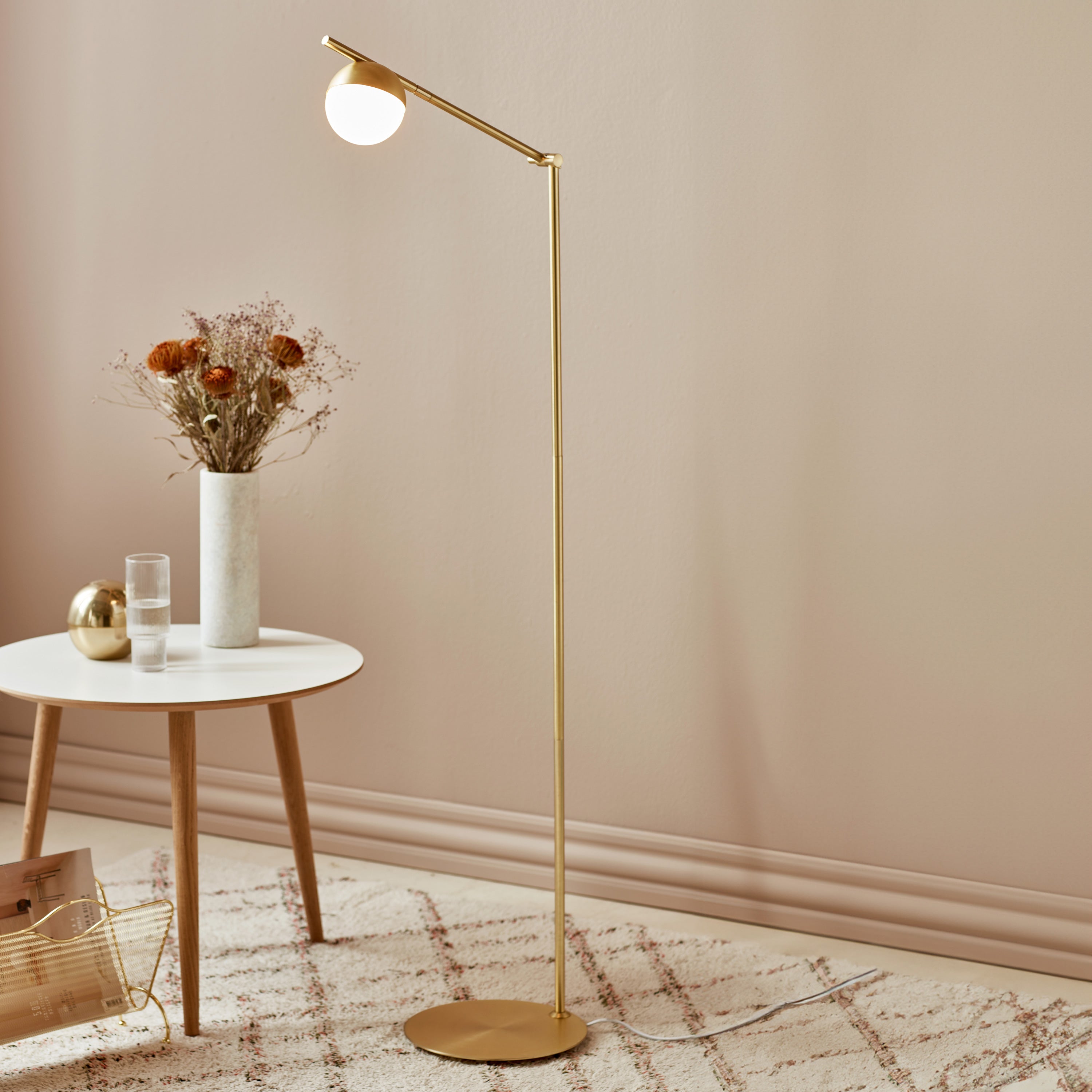 BowLift | Floor Lamp with Adjustable Arm