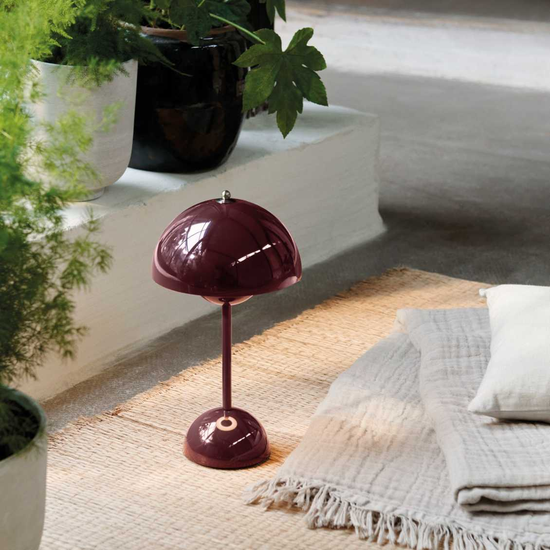 BowLift | LunarGlow - LED table lamp for a cozy interior