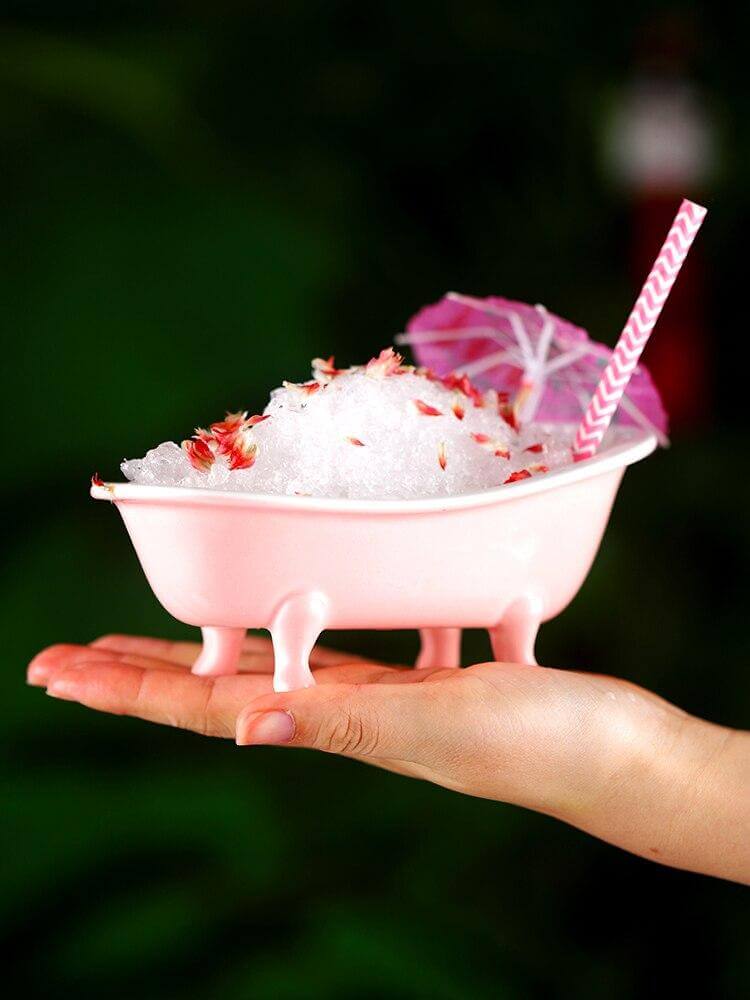 BowLift | 3D Realistic Bathtub Milkshake Cup