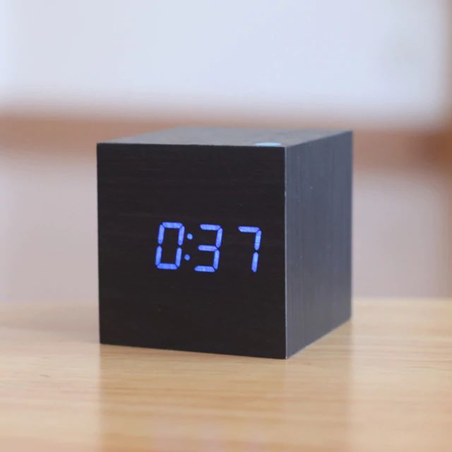 BowLift | Digital Clock Cube in Modern Wood Design