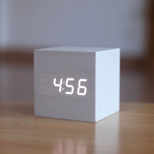 BowLift | Digital Clock Cube in Modern Wood Design