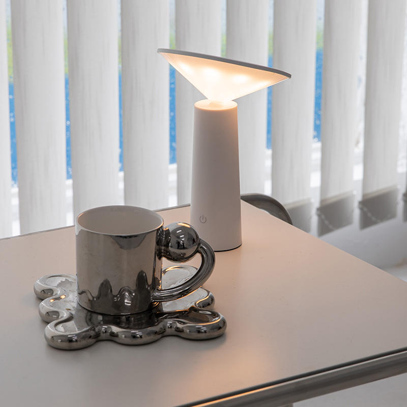BowLift | FlexiGlow - Dimmable LED Table Lamp