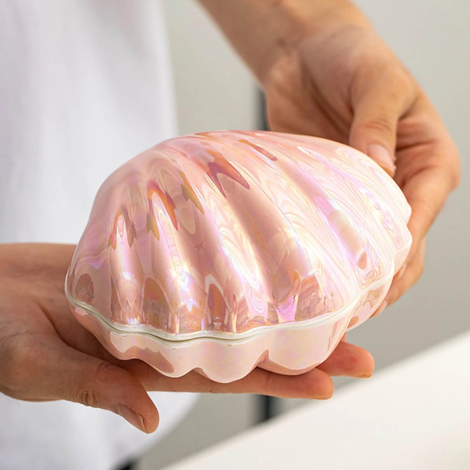 BowLift | Clam Shell Ceramic Jewelry Storage