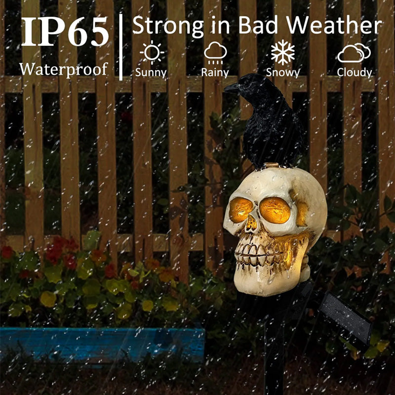 BowLift | Crow skull solar lamp for the garden