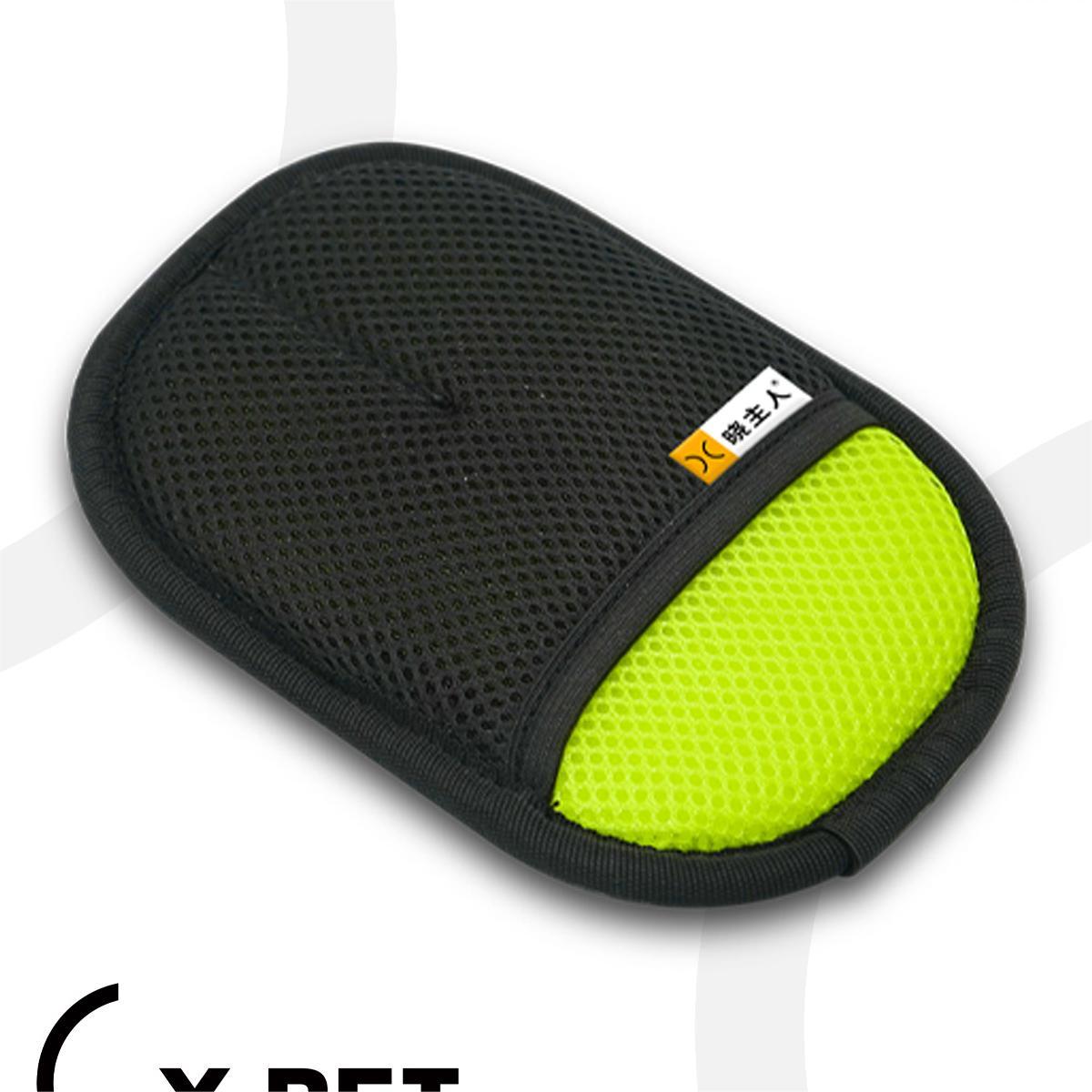 BowLift | Electrostatic gloves for removing pet hair