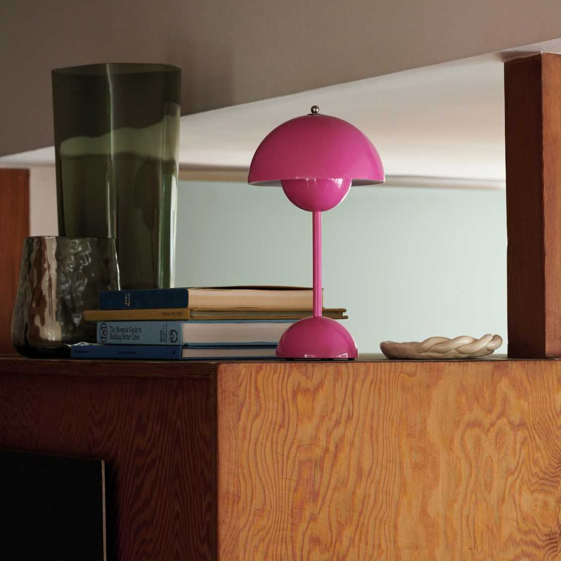 BowLift | Lunarglo | LED table lamp