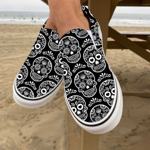 BowLift | Casual slip-ons made of canvas with skull